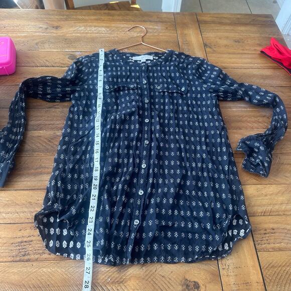 Loft navy blue button up blouse with pockets on front size small - Picture 4 of 5